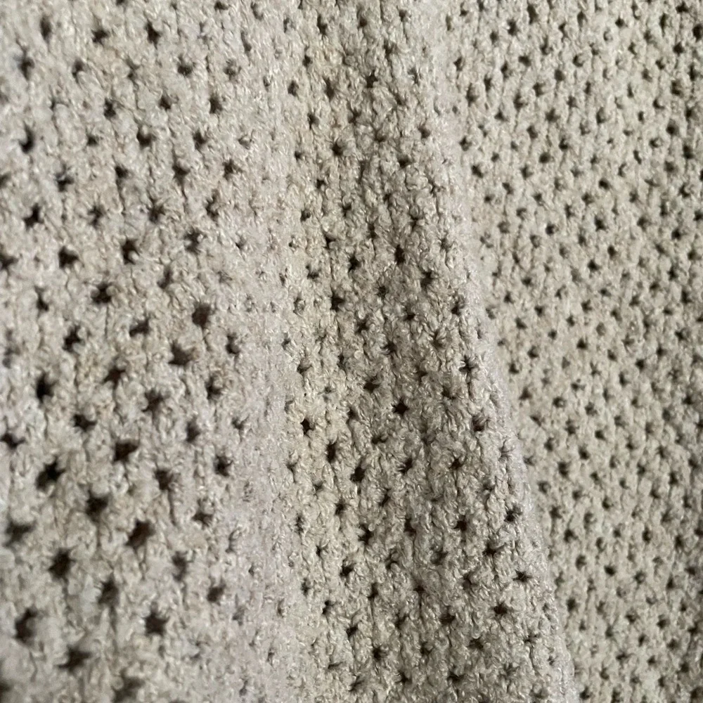 aerie Women’s Size Small Open-Knit V-Neck Sweater in Cream/Tan